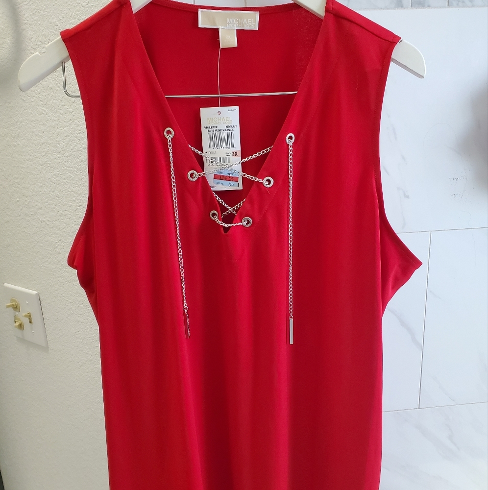 Size 2X Michael Kors red sleeveless top with silver chain laces. Brand new 19$